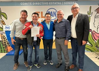Aspirantes a diputados federales se registran en el PAN Sonora