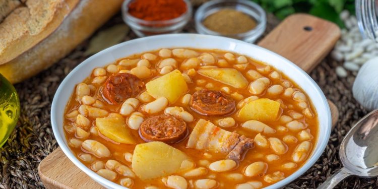 Cocido de alubias blancas