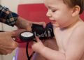 ¿Se debe tomar la presión arterial a un bebé? El Dr. Manzo explica sobre la Coartación de aorta en los pequeños