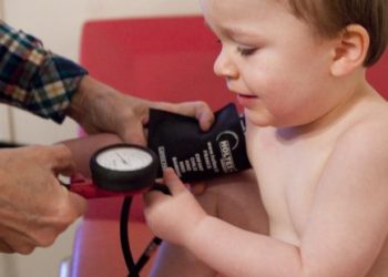 ¿Se debe tomar la presión arterial a un bebé? El Dr. Manzo explica sobre la Coartación de aorta en los pequeños