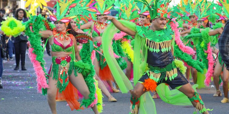 El Carnaval Guaymas 2024 reporta un éxito su el paso del primer desfile
