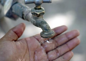 No hay acciones concretas encaminadas a generar fuentes de agua; una desaladora es costosa y nos dará un agua que se irá por las coladeras