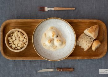 Albóndigas en salsa de almendra