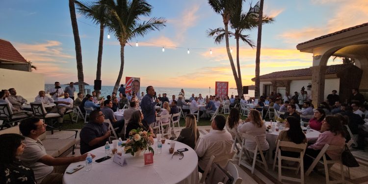 Parte de los ingresos por intercambio comercial generados en puertos de altura como Guaymas, debe generar recursos para obras municipales: Beltrones