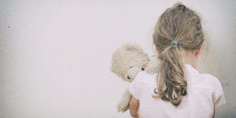 A un mes de la entrevista, la pequeña de 6 años, que recibió abuso sexual por su compañero de preescolar en el Liceo San Agustín, sigue sin recibir justicia