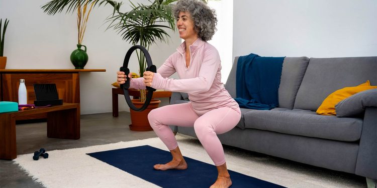 Come carbohidratos, todas las proteínas que te gusten y mueve tus piernas para generar masa muscular; ayudará a tu cuerpo de los 30 años en adelante