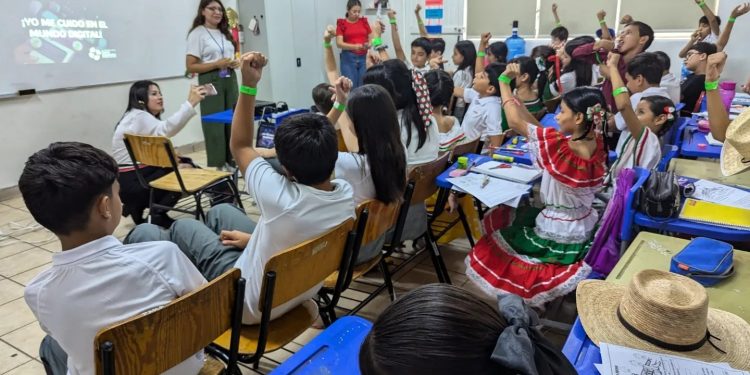Pláticas para prevenir a la infancia de los riesgos en el uso de las tecnologías fueron un éxito