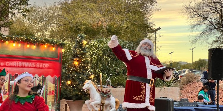 Cananea y Nacozari ya disfrutan la temporada Navideña con eventos familiares que organiza Grupo México