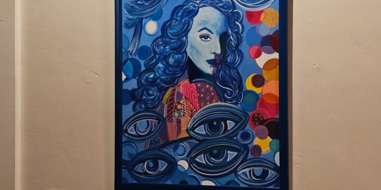 Artista recorre su infancia a través de su obra expuesta en Álamos