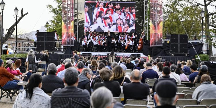 Exitosa presentación de la orquesta “Don Jorge Larrea” de Grupo México en el FAOT