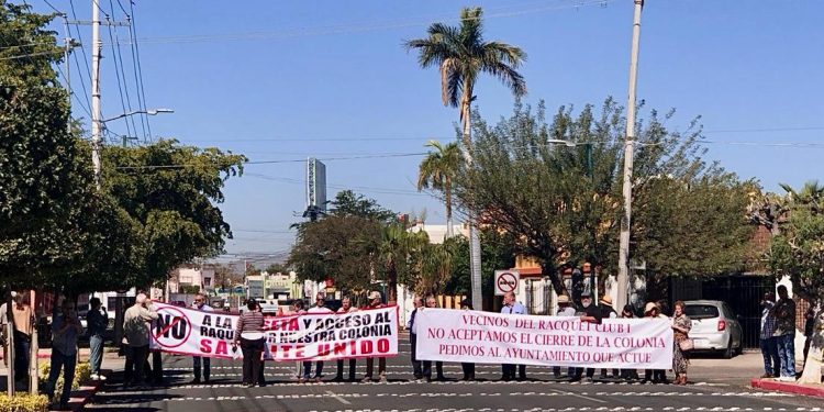 Vecinos de Villa Satélite realizan acto de protesta y se expresan a través de comunicado