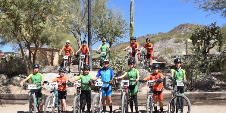 Nueve medallas obtienen jóvenes de la Escuela de Ciclismo de Grupo México