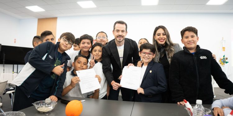 Niñ@s STEAM: Transformando la Educación en México