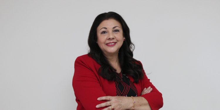 Una referente femenino en la minería es Elizabeth Araux Sánchez