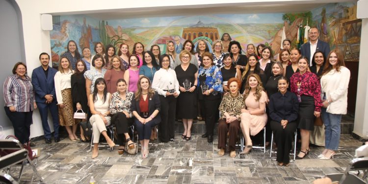 Mirna, Silvia y Soledad, tres Mujeres de Impulso fueron reconocidos con galardón