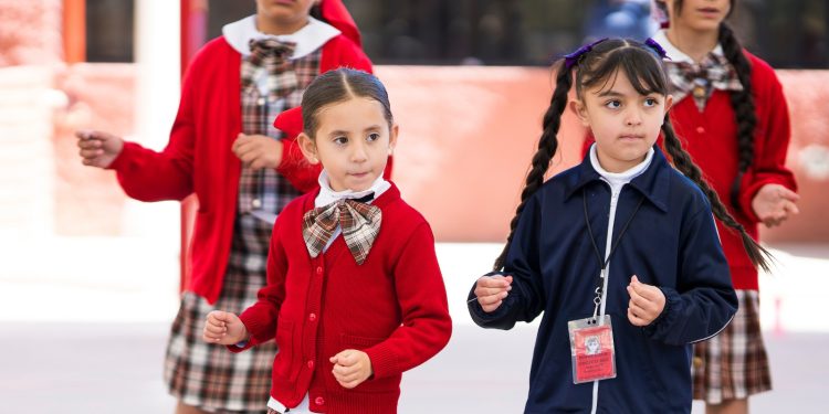 Niños y Niñas de Comunidades Mineras reciben modelo integral educativo de parte de GM