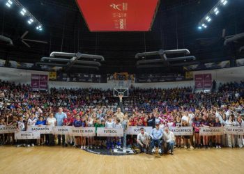 Jóvenes de educación básicas participan en los Juegos Deportivos Estatales
