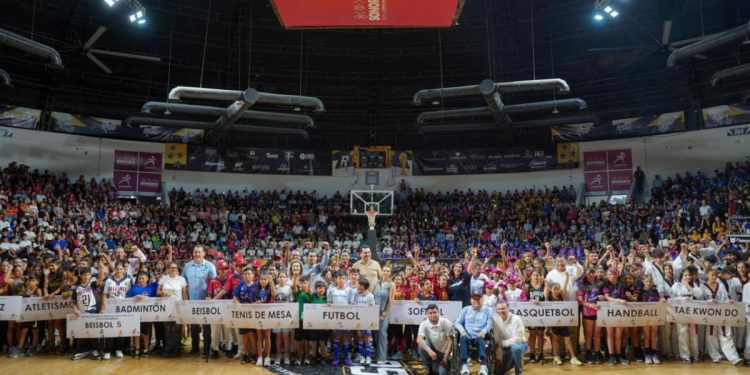 Jóvenes de educación básicas participan en los Juegos Deportivos Estatales