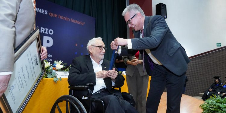 Homenaje a una vida dedicada al servicio público: Doctor Honoris Causa para Gilberto Gutiérrez Quirós