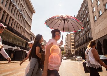 Recomendaciones para protegerse del calor extremo, emite IMSS