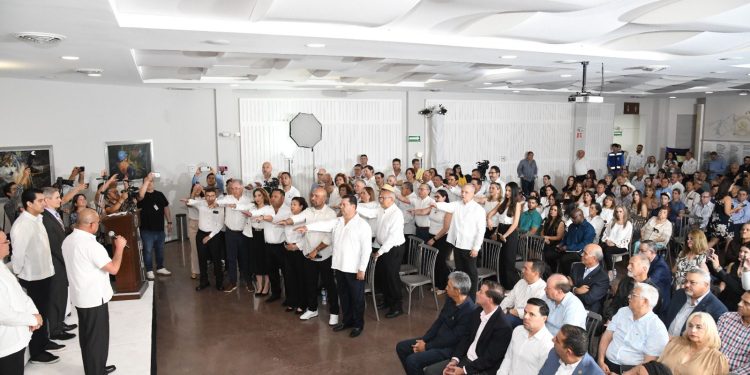 Roberto Sitten Ayala rinde protesta como presidente del Distrito Sonora de la AIMMGM