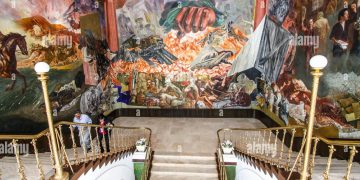 Todos vemos al muralista, pero nadie ve a quien tuvo la idea