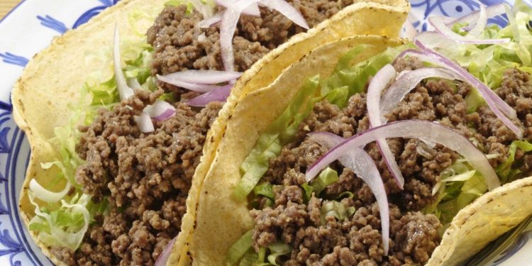 Tacos de carne molida al estilo casero