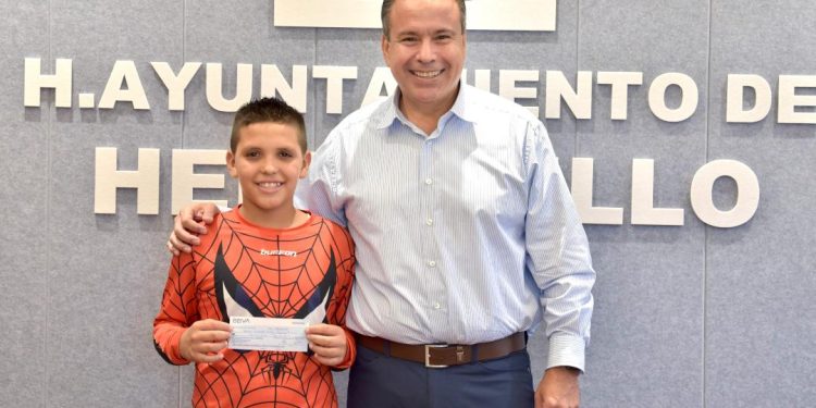 Entrega Toño Astiazarán más apoyos a deportistas; suman 257 beneficiados