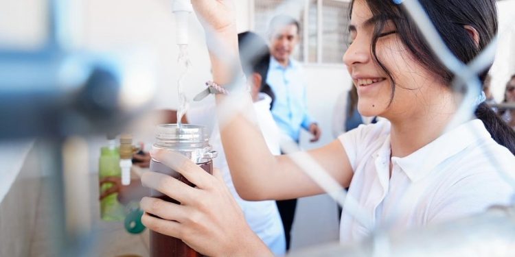 Gobierno de Sonora y Club Rotario instalan planta purificadora en beneficio de más de mil alumnos