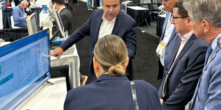 Toño Astiazarán promueve a Hermosillo como destino clave para inversiones en semiconductores