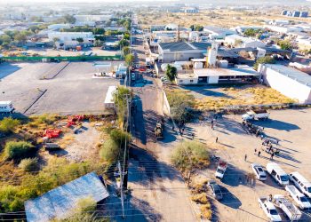 Suman esfuerzos Gobierno Municipal y sector empresarial para rehabilitar la calle de las Galaxias