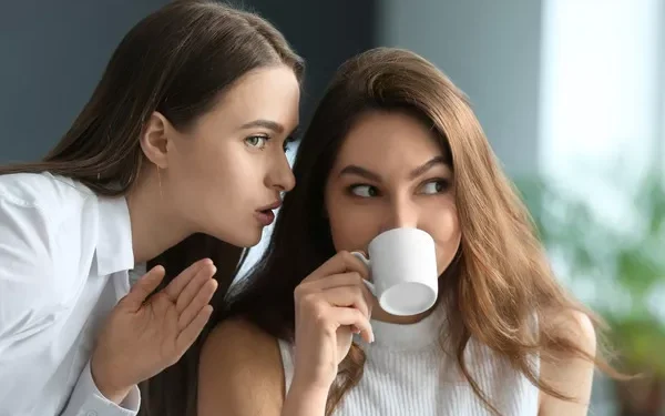 Los amigos también manipulan