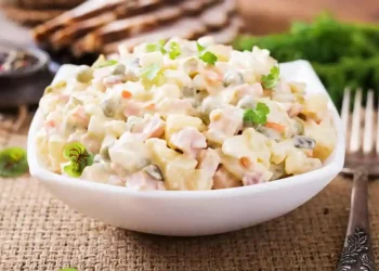 Ensalada tradicional rusa