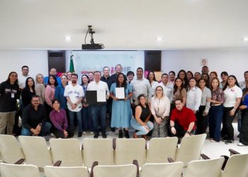 Ofrecerá Gobierno de Sonora 300 terapias asistidas con delfines para personas con discapacidad