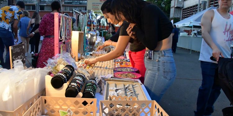 Convocan a comerciantes y emprendedores a tramitar permisos para las Fiestas del Pitic 2026 sin intermediarios