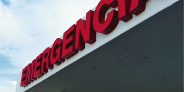 Menor es atendida tras mordedura de serpiente en escuela