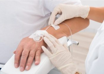 Bajo investigación: sueros intravenosos ligados a seis decesos en Sonora