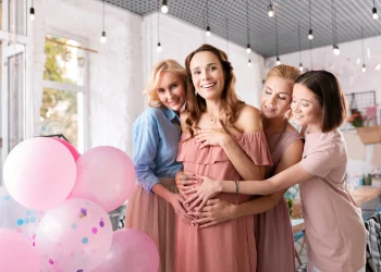 Psicóloga llama a visibilizar la carga emocional que enfrentan las mamás
