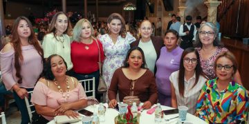Ayuntamiento de Guaymas reconoce labor de madres trabajadoras con festejo especial