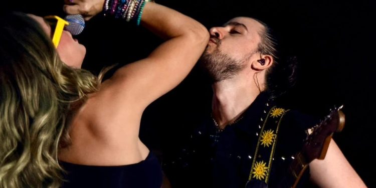 Entre guitarras, recuerdos y rebeldía: Nikki Clan hizo cantar a toda una generación en Hermosillo