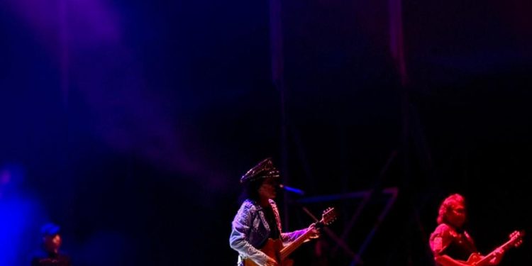 “Somos la raza más chida”: Alex Lora y El Tri encendieron Hermosillo con rock, orgullo mexicano y conciencia social