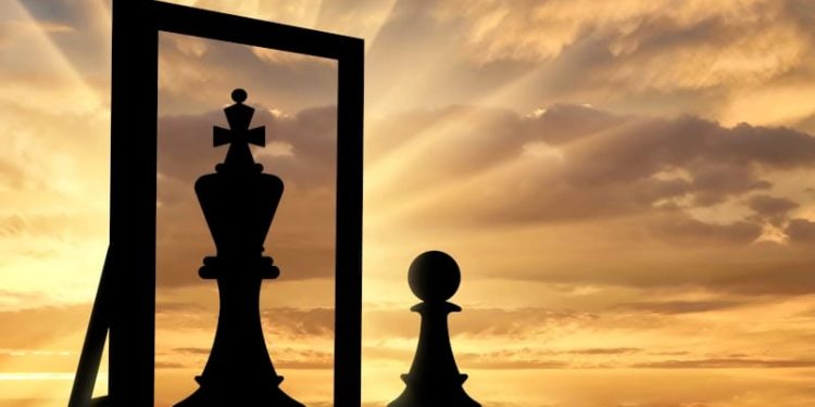 Narcisismo puede manifestarse a través del control, la manipulación y la necesidad constante de admiración: Michelle Gortarez