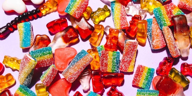 Alertan sobre riesgos de colorantes sintéticos en alimentos dirigidos a la infancia