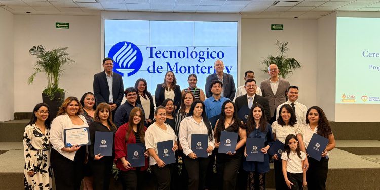Educación y empleabilidad transforman vidas: concluye octava generación de Alimento del Futuro