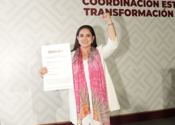 Celida López formaliza su registro para buscar la Coordinación de la Defensa de la Transformación en Sonora