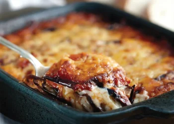 Berenjenas al horno con tomate y queso