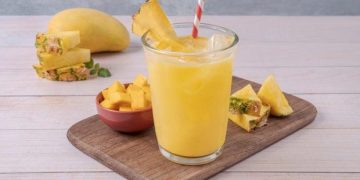 Agua fresca tropical para el verano