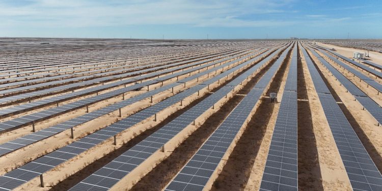 Planta solar de Puerto Peñasco opera ya con dos etapas al 100%; fortalecerá subsidio eléctrico en Sonora