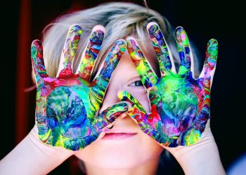 Especialista propone cambiar la forma de entender el autismo: “Hablemos de neurodiversidad”