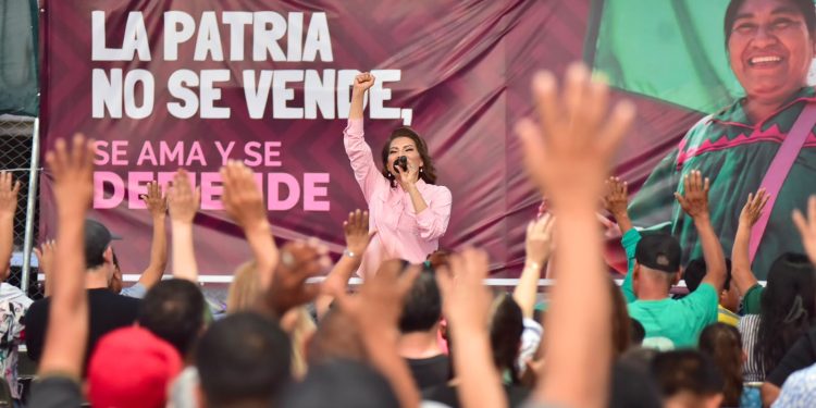 Lorenia Valles destaca programas sociales y crecimiento económico ante simpatizantes en Hermosillo